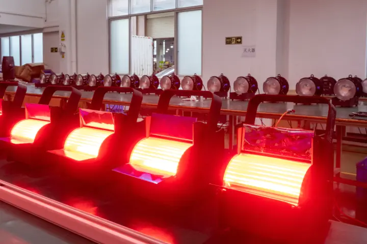 Ovation CYC RGBW on production line