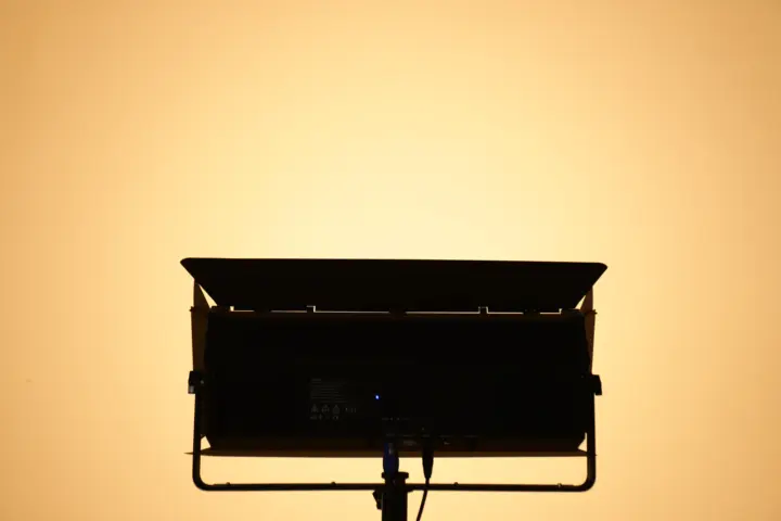 Solar Panel 300T light up wall warm white